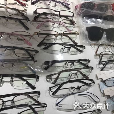 眼亮眼鏡店 上海購物新地標，為您呈現頂配超薄鏡片的專業之選